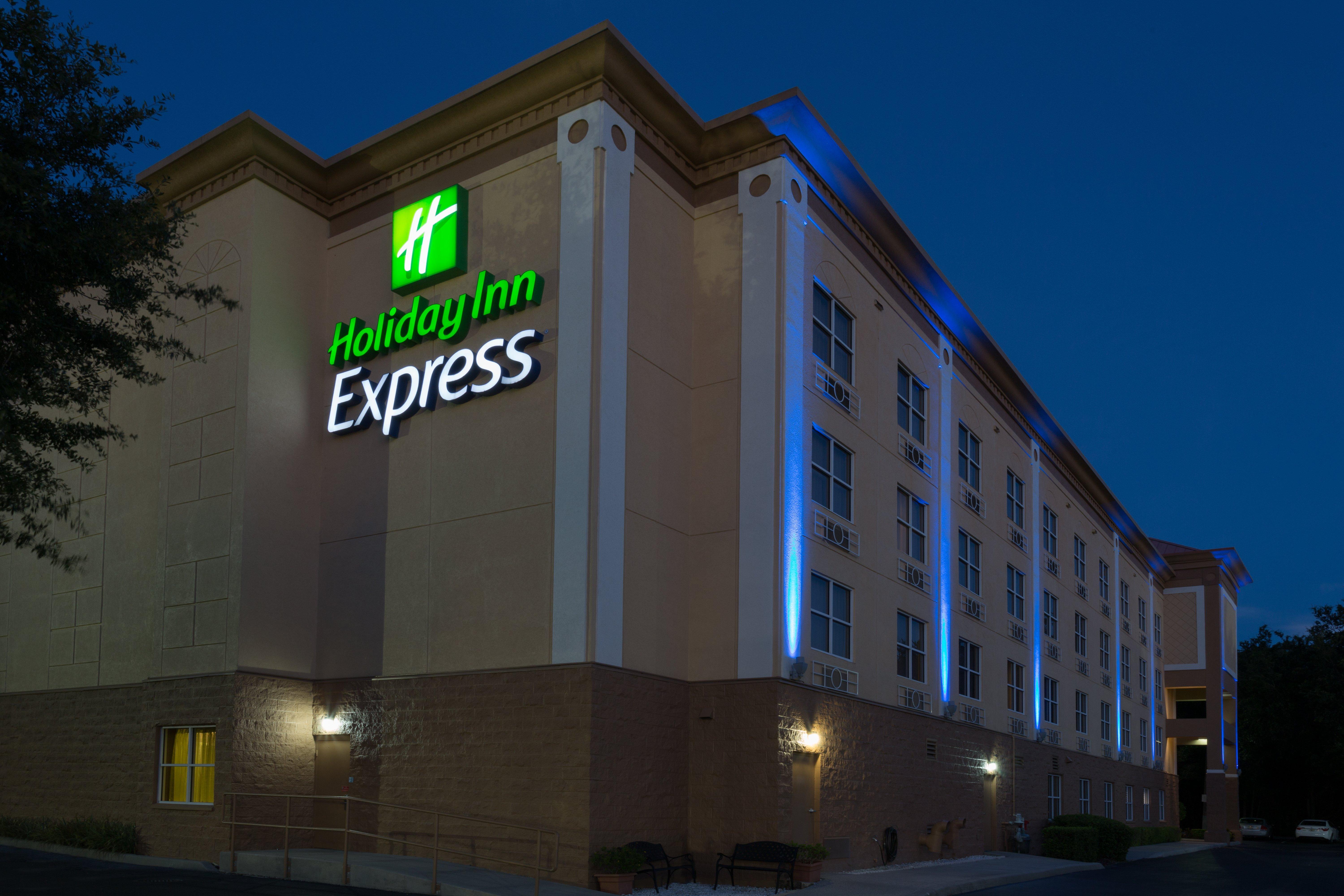 Holiday Inn Express & Suites Plant City, An Ihg Hotel Εξωτερικό φωτογραφία